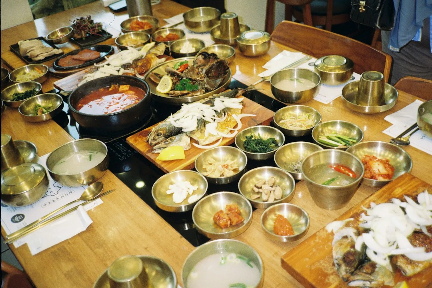 상에 차려진 반찬